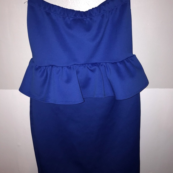 Dress - Picture 5 of 7